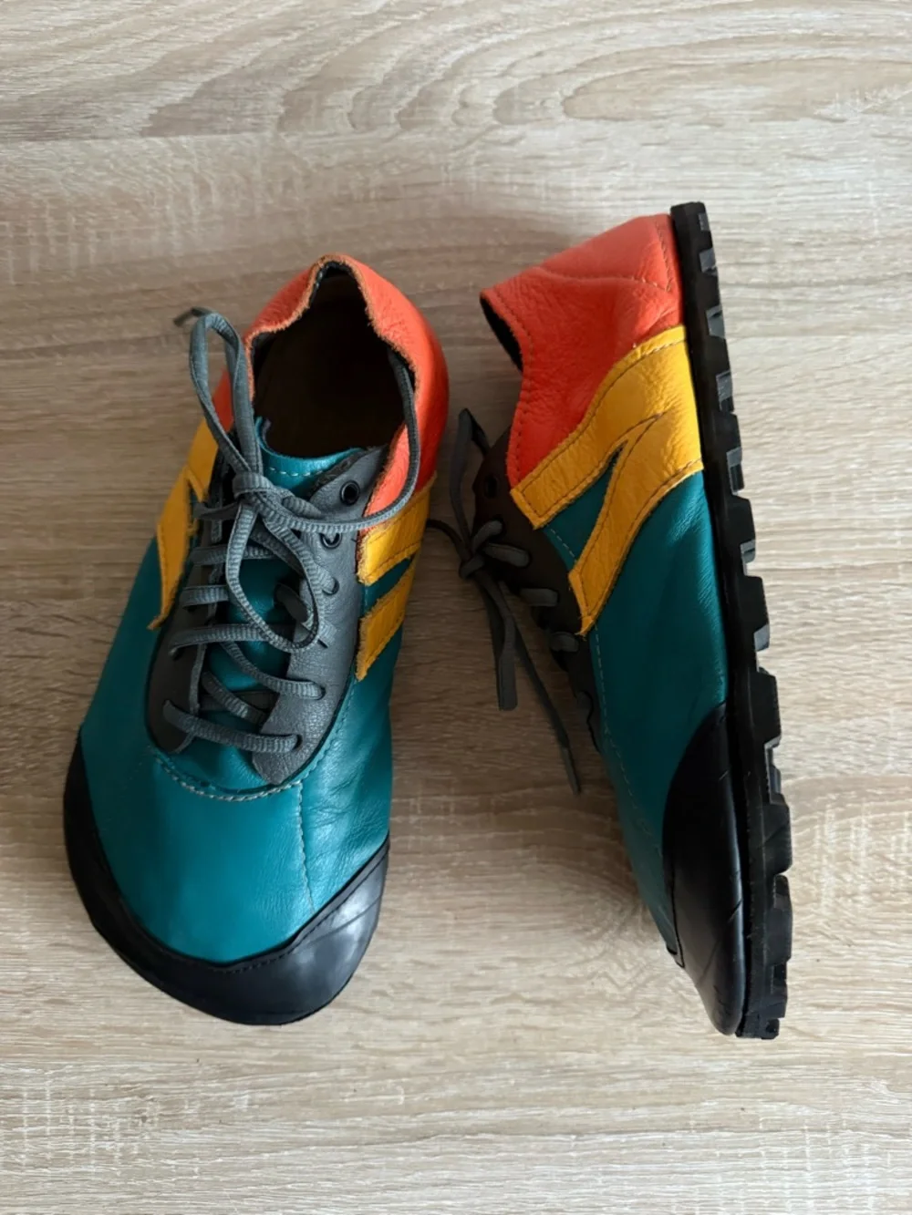 Softstar Megagrip Primal RunAmoc Athletic Trainers - Picture 3 of 14